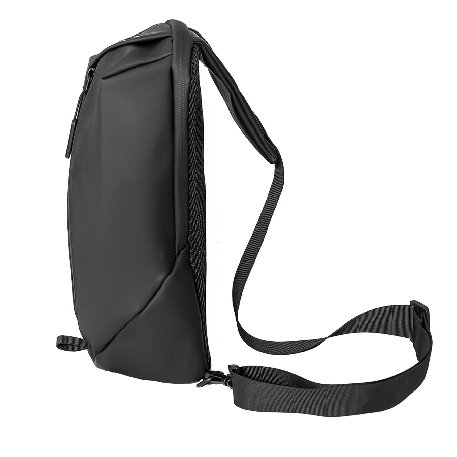 Сумка на плечо  водостойкая "Sling", чёрный, 33 х 18 х11 см, 100%  полиуретан