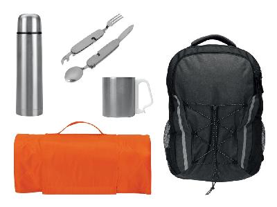Набор туриста с термосом, кружкой, столовыми приборами и пледом