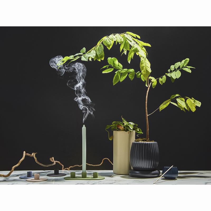 Подсвечник из каменной керамики  из коллекции essential