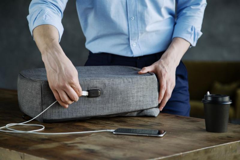 Рюкзак с потайным карманом inGreed