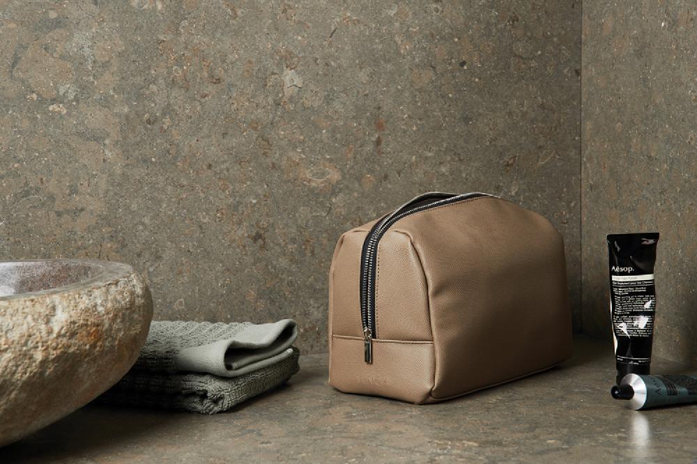 Косметичка VINGA Bermond из переработанного полиуретана RCS