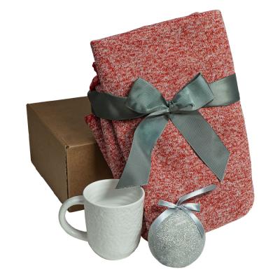 Подарочный набор HOLIDAY: плед, кружка, шар новогодний, коробка, синий
