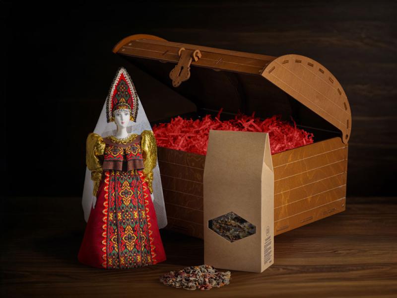 Подарочный набор: кукла фарфоровая, чай Малина с мятой