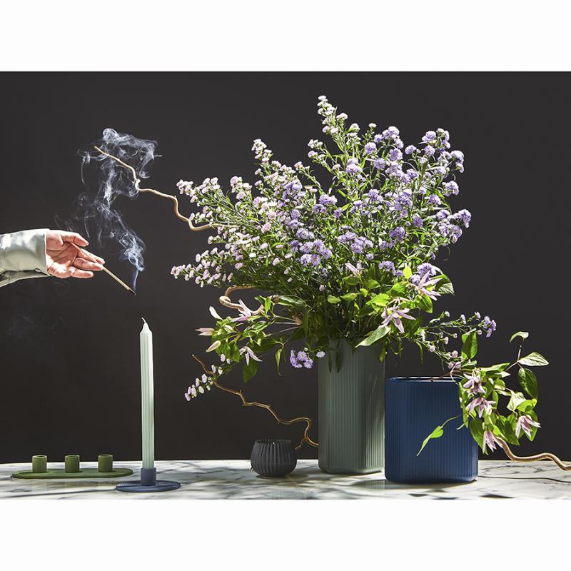 Подсвечник из каменной керамики  из коллекции essential