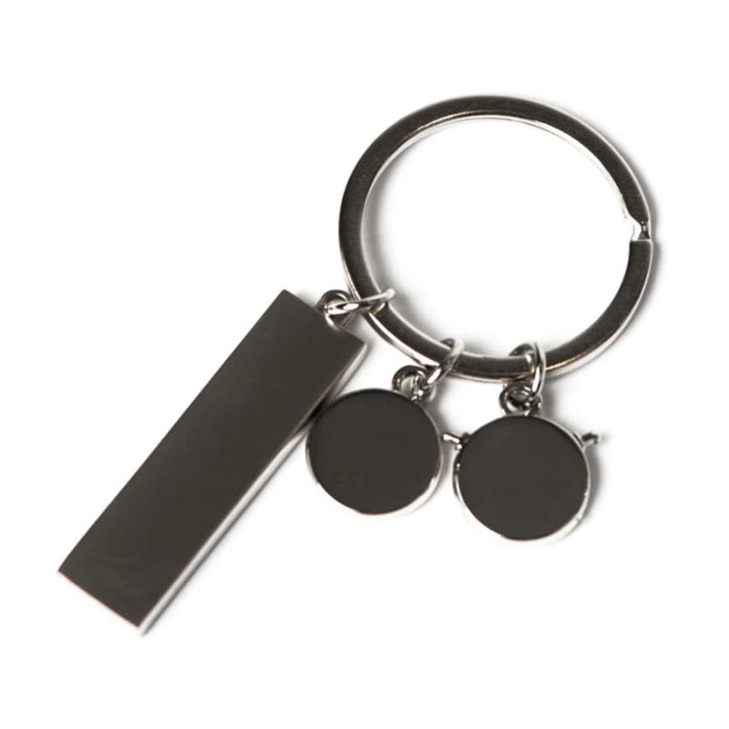 Брелок  "Мальчик и девочка", 8,1х1,15х0,35 см, металл